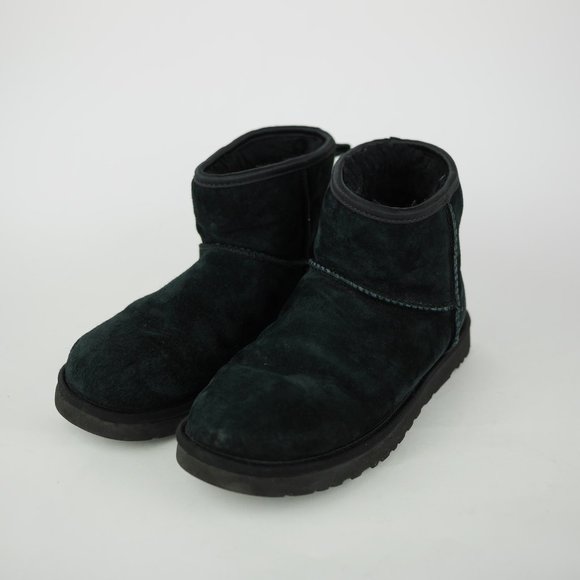 UGG Australia Women's 7 Black Leather Boots Short Ankle Fleece Crystal Studded - Picture 1 of 11